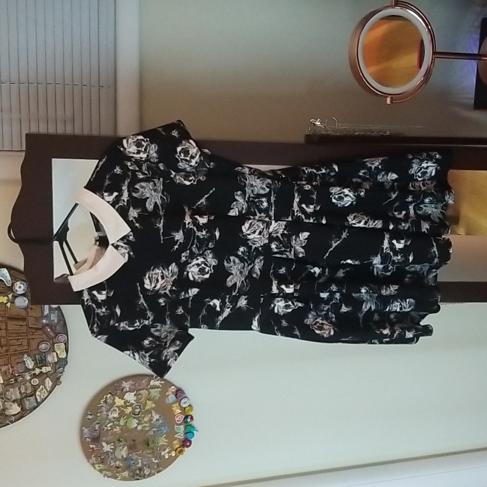 Forever 21 Floral Collared Dress